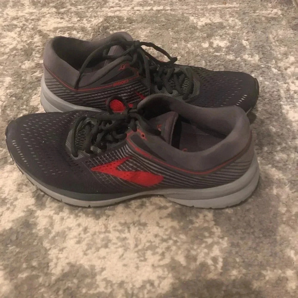Brooks running shoes - Picture 3 of 6